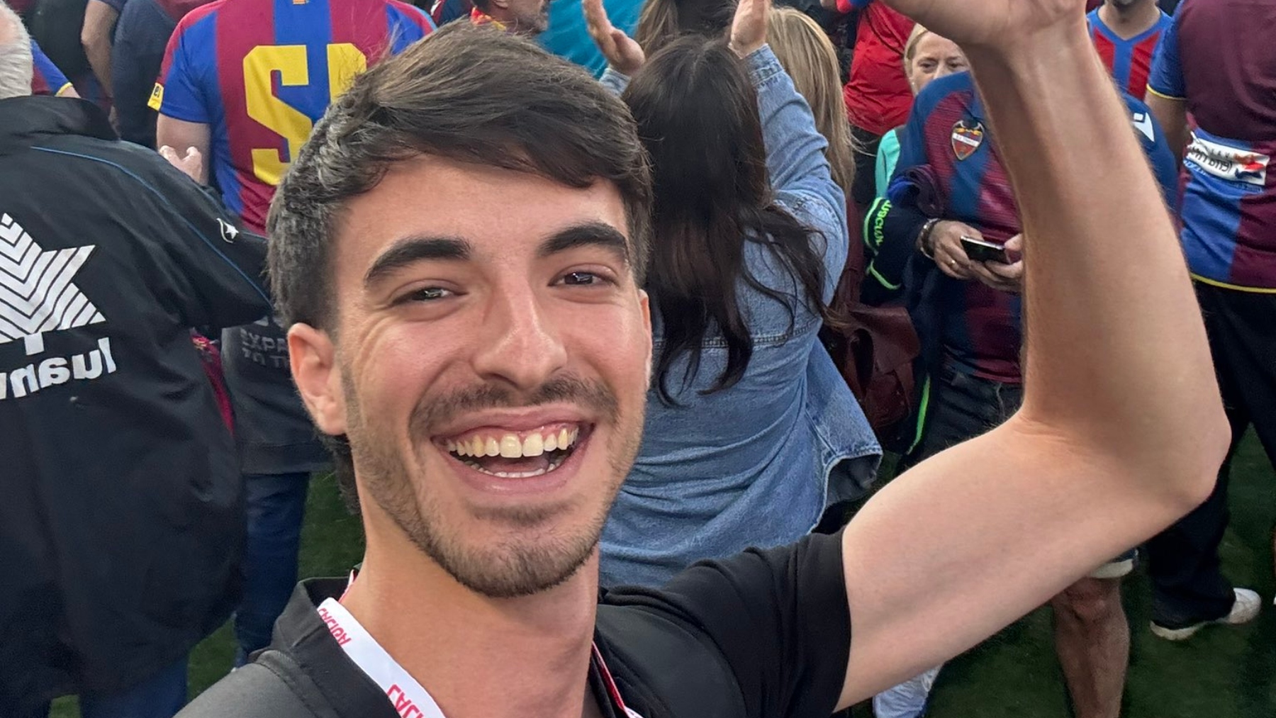 Hoy en 'La Grada Ràdio' | El entorno del Espanyol mira el drama del descenso con una idea bastante clara de quién quiere que baje: escuchamos a la prensa de Mallorca, Girona, Elche, Levante y Osasuna. El nuevo equipo de Monchi y las dudas con la opción Facundo González 4 marc escribano las provincias