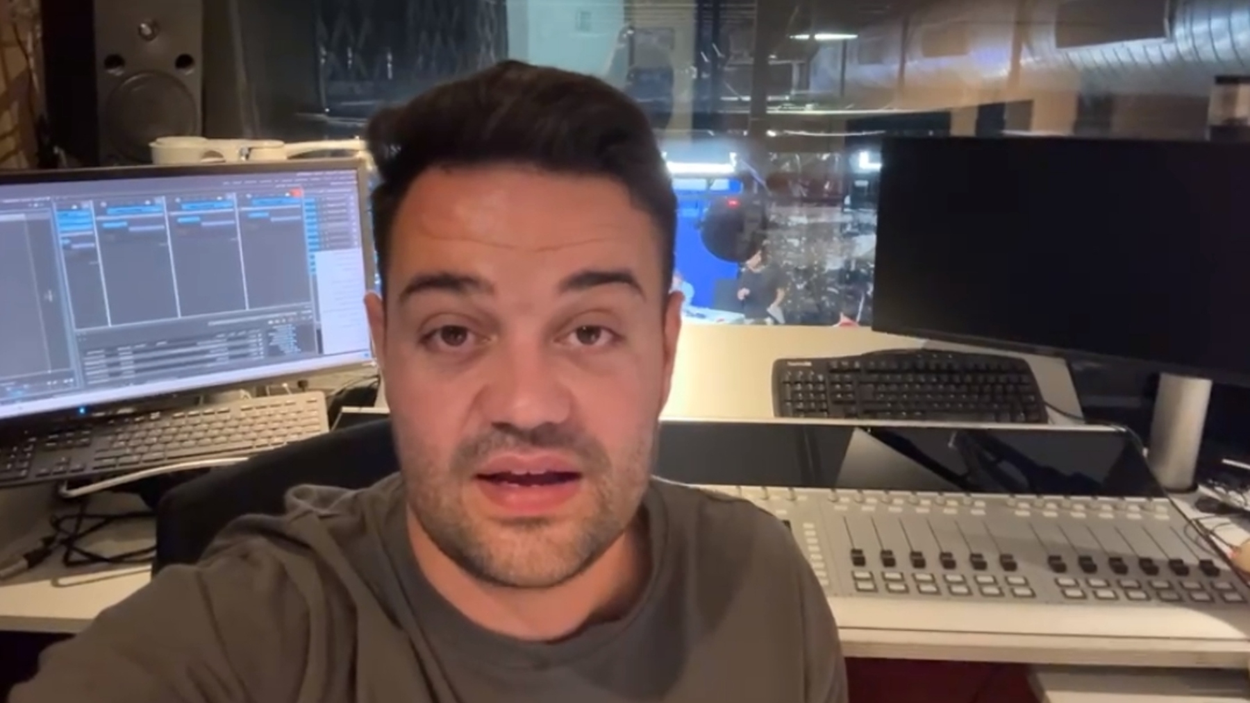 Hoy en 'La Grada Ràdio' | El entorno del Espanyol mira el drama del descenso con una idea bastante clara de quién quiere que baje: escuchamos a la prensa de Mallorca, Girona, Elche, Levante y Osasuna. El nuevo equipo de Monchi y las dudas con la opción Facundo González 1 nil sola girona