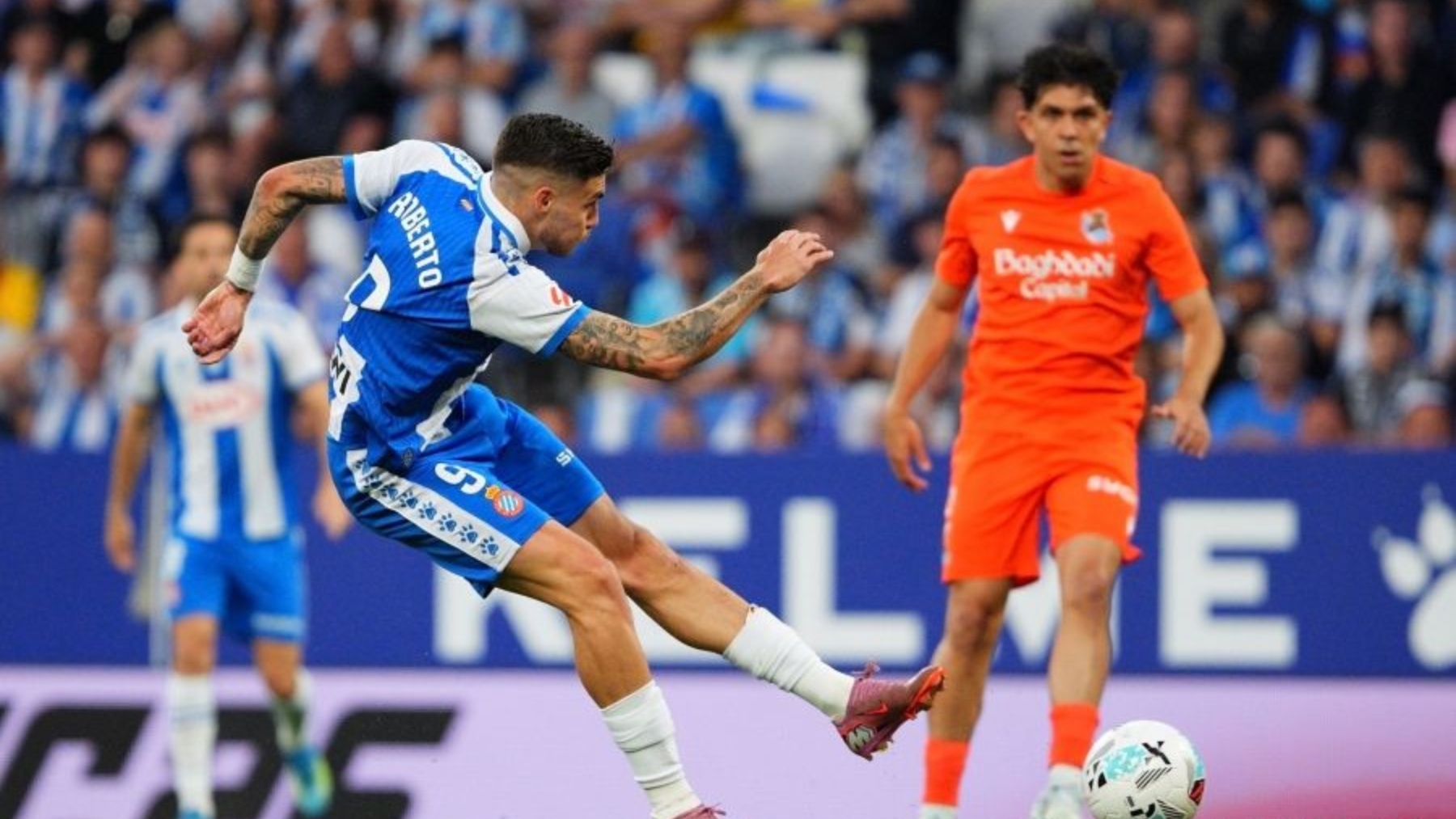 Roberto Fernández, ni tan mal: pidió perdón, pero sus números explican que ha sido mucho más que un delantero fallón 2 roberto espanyol real sociedad 1