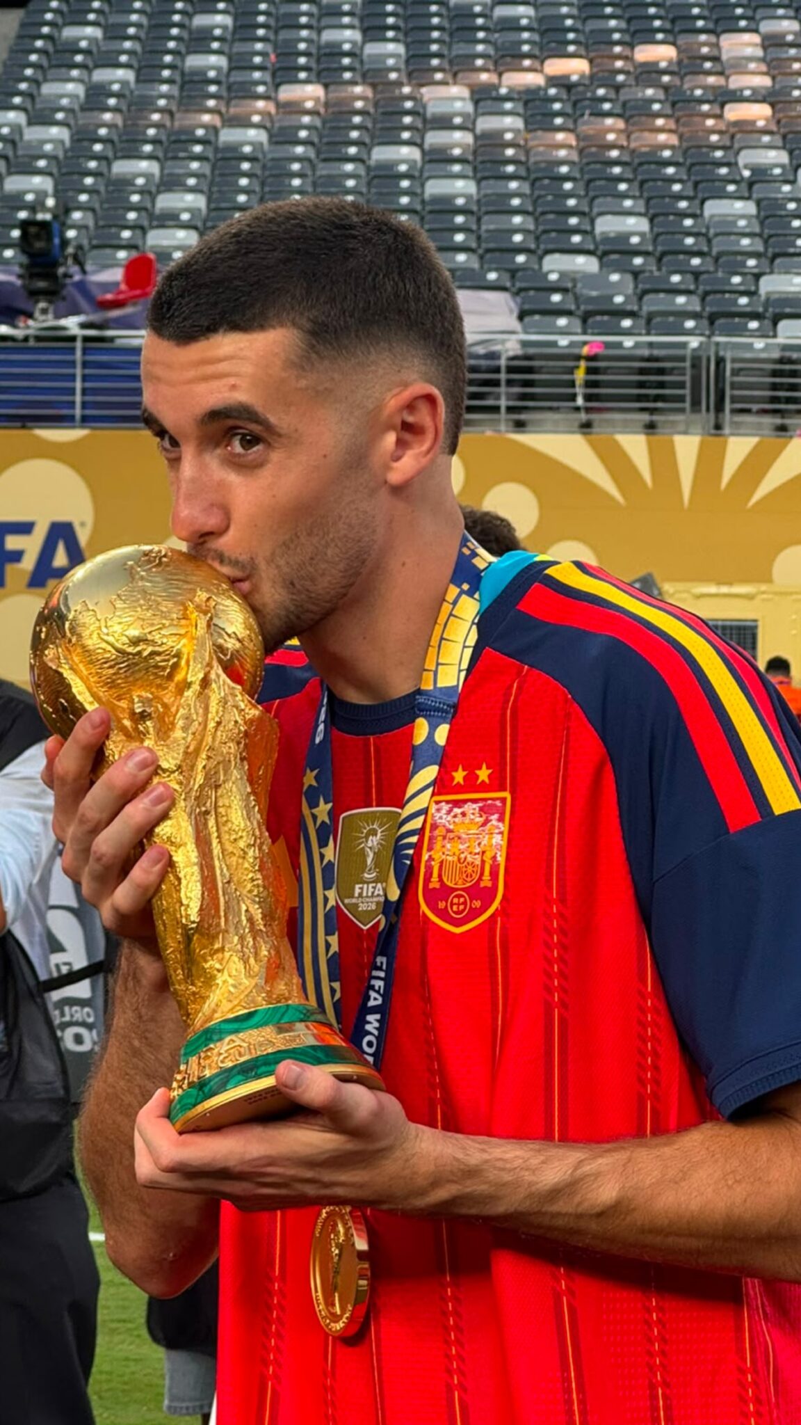 El Espanyol felicita a España por su segundo Mundial y las redes reabren el caso Joan García 2 Joan garcia campeon mundo espana scaled