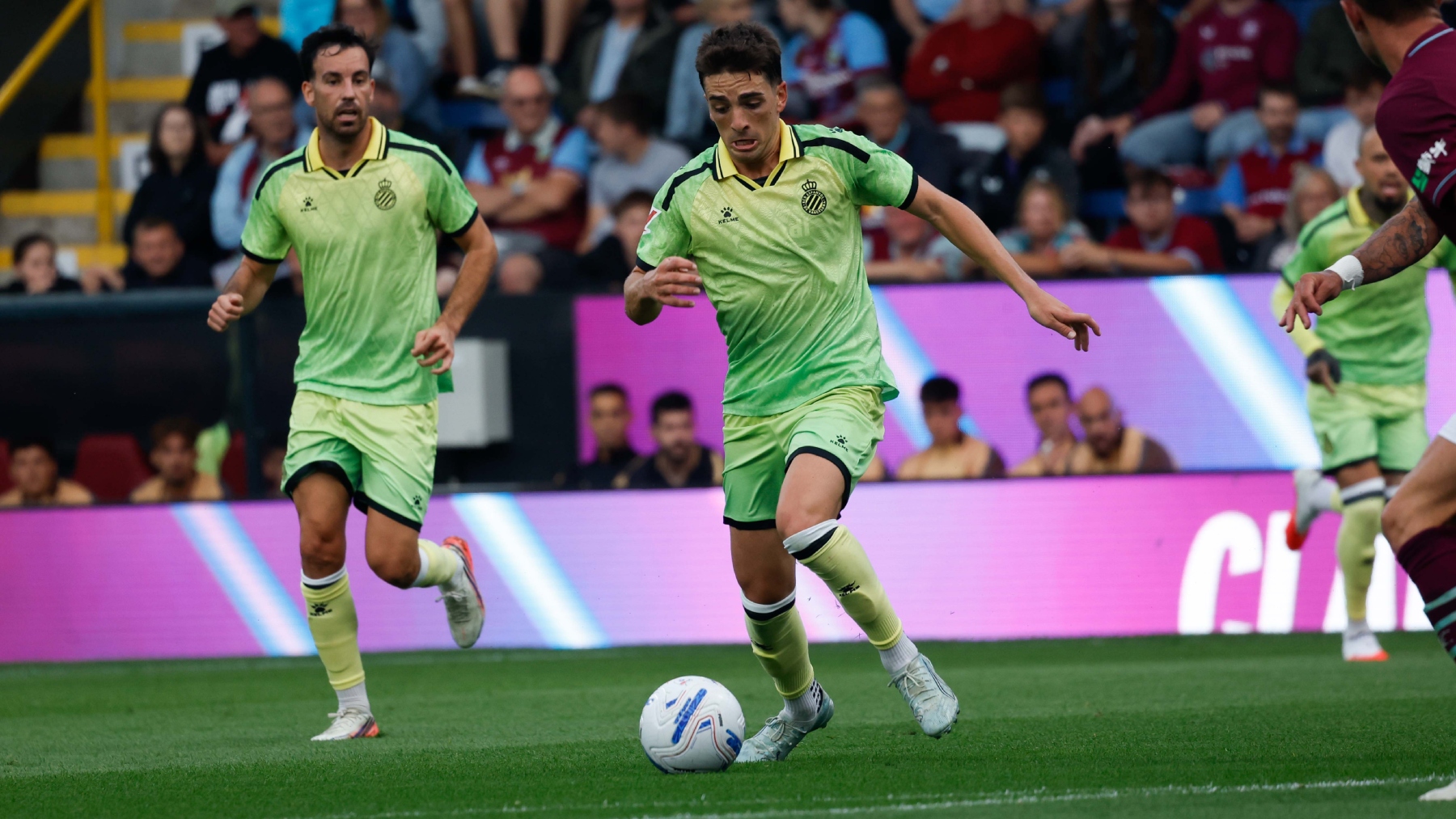 El análisis del Burnley - Espanyol: el empate en Turf Moor no tapa las grietas del Espanyol: faltan centrales, ritmo e idea colectiva; el debate sobre Manolo González seguirá abierto 5 calatrava burnley espanyol