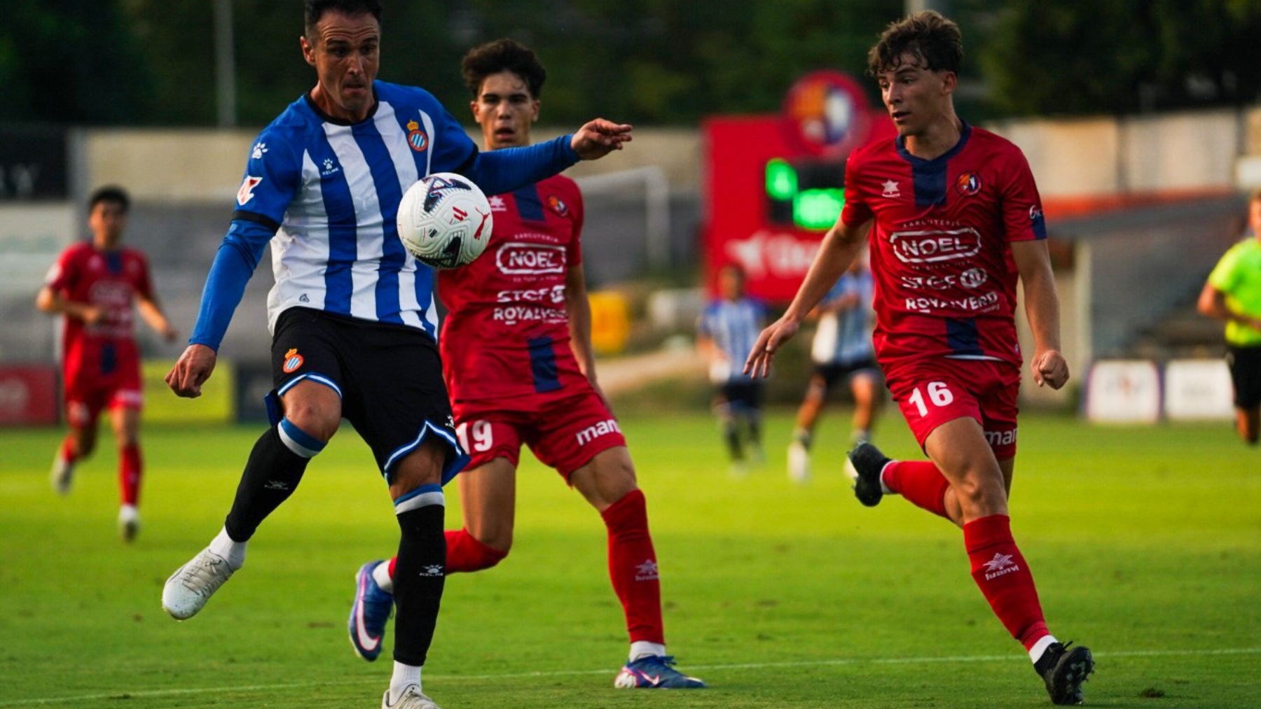 Olot - Espanyol: Primer ensayo con buenas sensaciones (0-3) 5 kike garcia olot espanyol pretemporada 26 27