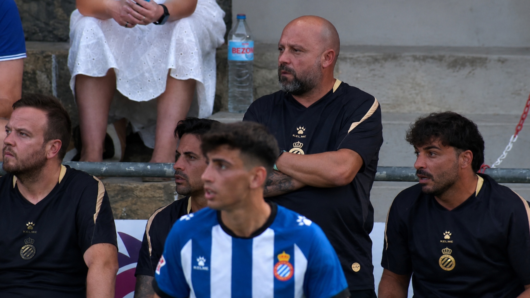 El Espanyol entra en una fase decisiva de la pretemporada: últimos días en Navata, Pau y Sabadell antes de los tres exámenes en Inglaterra, mientras Monchi sigue completando una plantilla que todavía necesita fichajes y varias salidas 2 manolo gonzalez olot espanyol pretemporada 26 27