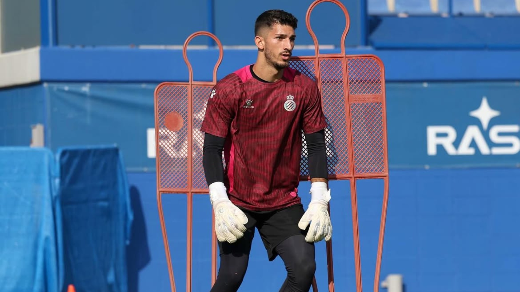 Pol Tristán ya no pertenece al Espanyol: no se activó el año opcional de su contrato; su ausencia en Navata ya tiene explicación 2 pol tristan 1