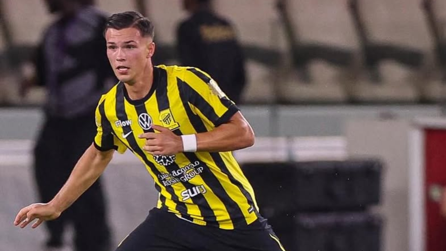 El Espanyol avanza por Jan-Carlo Simić, avanza SPORT: negocia una cesión con opción de compra por el central serbio 2 simic 5