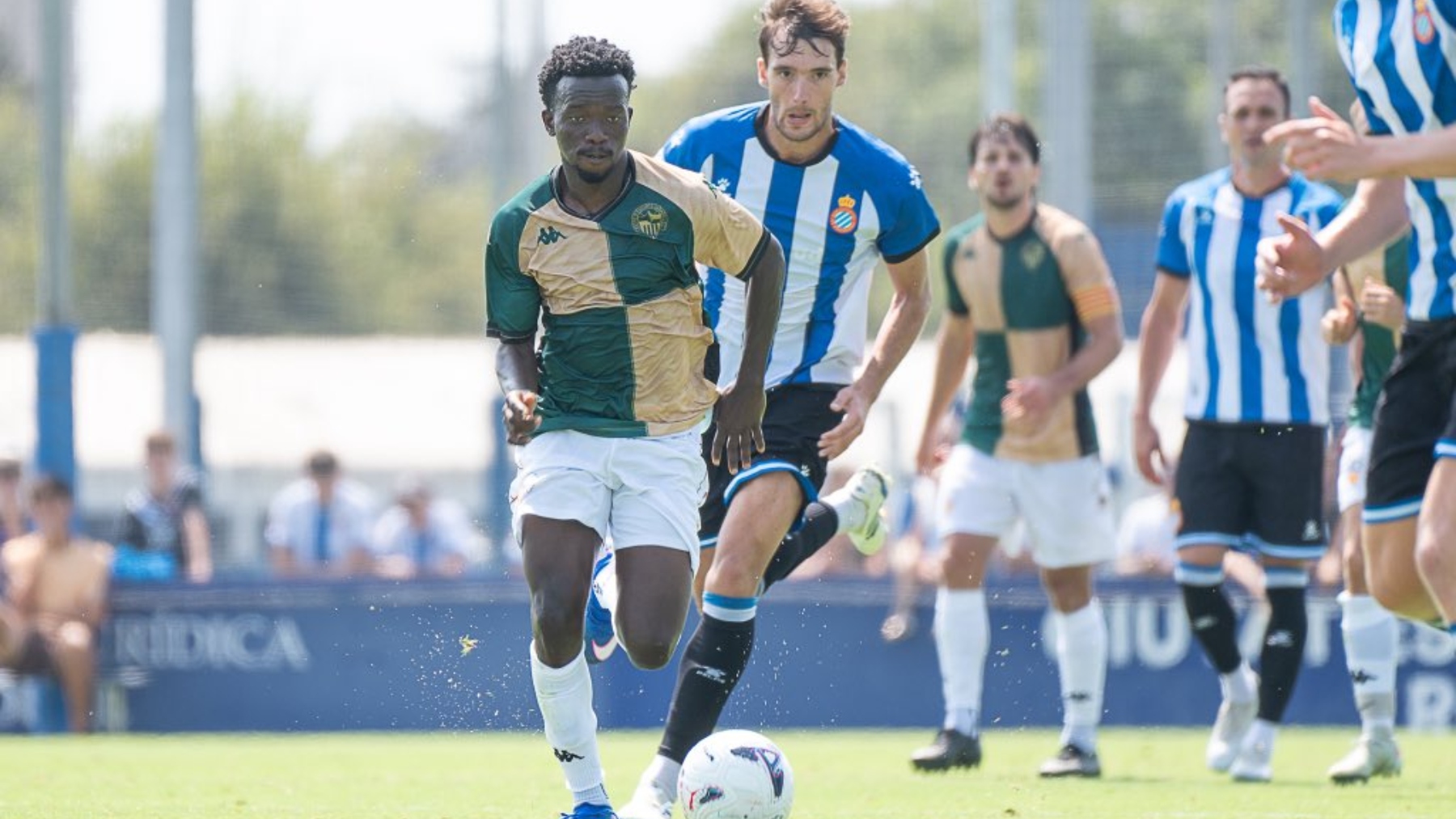 Urko González de Zárate se entrega al Espanyol: “Jugar aquí es la hostia”; defiende la continuidad de Manolo González y explica que el equipo debe consolidarse en Primera sin sufrir hasta el final 2 urko espanyol sabadell