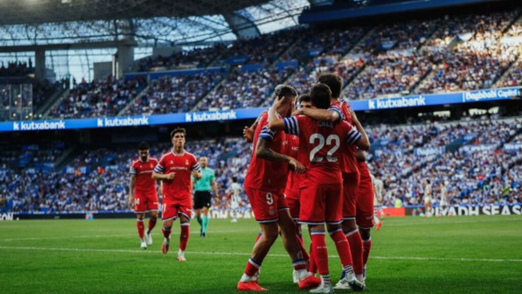 El análisis del Real Sociedad - Espanyol: una tarde plana, demasiados errores y pocas respuestas en Anoeta; Manolo tiene trabajo 6 celebracion 1 1 real sociedad espanyol 26 27