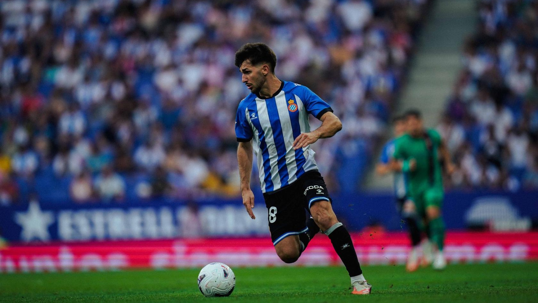 Hoy en 'La Grada Ràdio' | El Espanyol gana, convence y se compra una semana tranquila: los jóvenes, la calma de Manolo y el extraño caso Cabrera; Tsygankov fuerza su salida mientras el mercado perico sigue abierto 2 javi hernandez espanyol levante 1