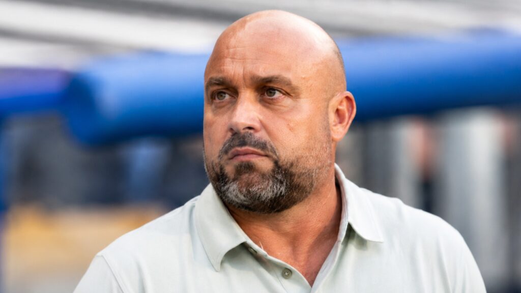 Hoy en 'La Grada Ràdio' | Analizando al Espanyol: mercado casi cerrado, decepción en Anoeta y aviso contra los extremos; Via pide críticas, pero conectadas con la realidad: “Veo a la gente muy maximalista, o es blanco o es negro” 3 manolo real sociedad espanyol 26 27