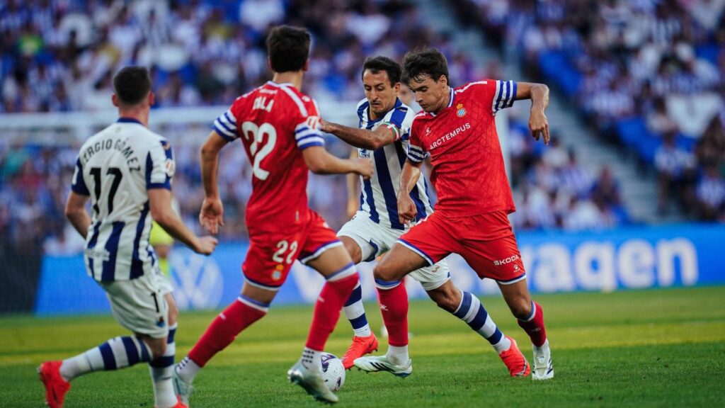 El análisis del Real Sociedad - Espanyol: una tarde plana, demasiados errores y pocas respuestas en Anoeta; Manolo tiene trabajo 4 urko espanyol real sociedad 26 27