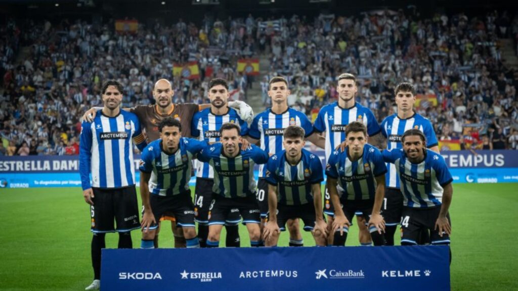 El análisis del Espanyol - Sevilla: Marcos Fernández rescató al Espanyol, pero el empate ante el Sevilla dejó dudas por el once, la tardanza de los cambios y la falta de oficio contra diez 2 alineacion inicial espanyol sevilla 26 27