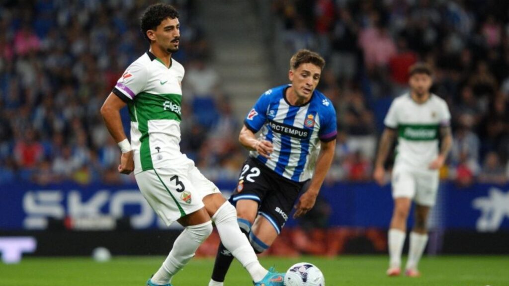 El análisis del Espanyol - Elche: el desastre que impulsa a Manolo a replantearse su idea; el parón abre un debate sobre si el entrenador retocará profundamente su idea de juego y sobre la confianza que mantiene el proyecto 5 calatrava espanyol elche 26 27