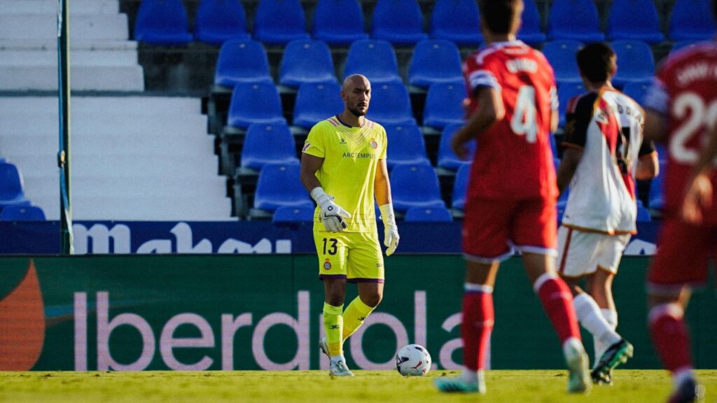 La portería vuelve a abrir un debate en el Espanyol: Dmitrović, Fortuño y una competencia que nunca llegó 7 dmitrovic rayo vallecano espanyol 26 27