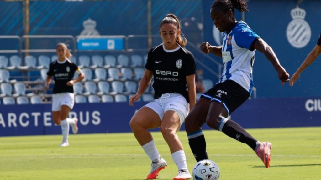 CRÓNICA | Espanyol Femenino - FC Badalona Women: bajo mínimos y sin ideas en la segunda derrota en dos partidos del Espanyol Femenino en Liga F (0-1) 3 espanyol femenino badalona women 26 27