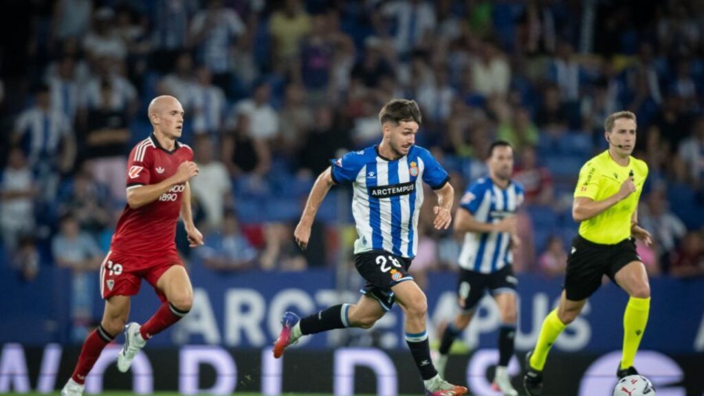 El nuevo problema de Manolo González: al Espanyol ya no le falta plantilla, le falta encontrar el equipo 2 javi hernandez espanyol sevilla 26 27 1