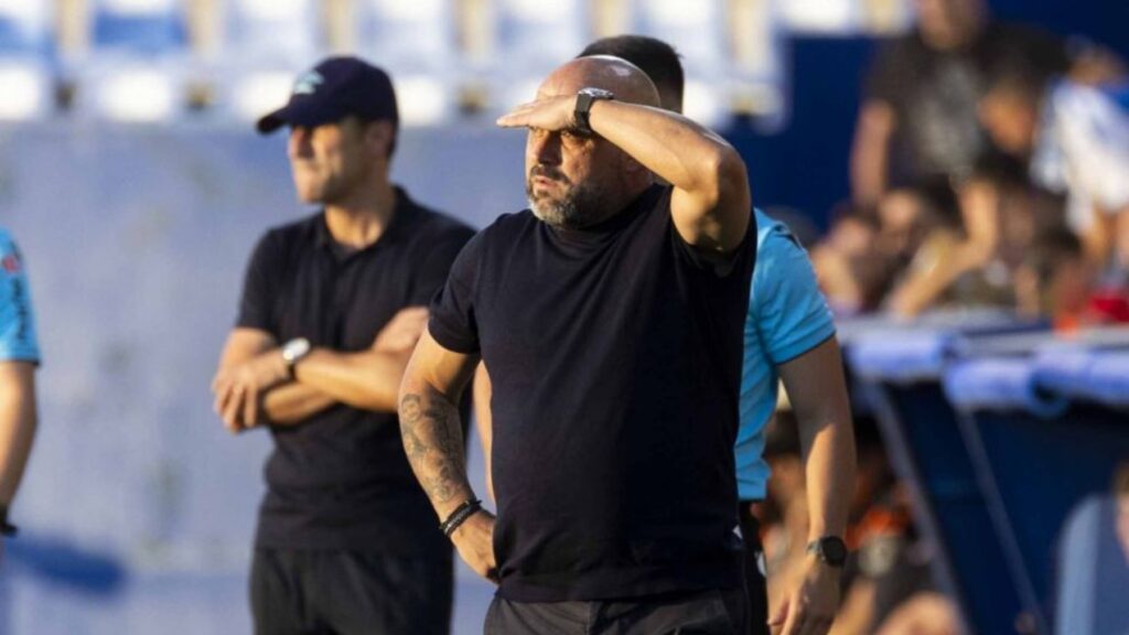 Hoy en 'La Grada Ràdio' | Butarque devuelve las dudas al Espanyol y coloca a Manolo González bajo el foco antes del Elche 5 manolo benat rayo espanyol 26 27