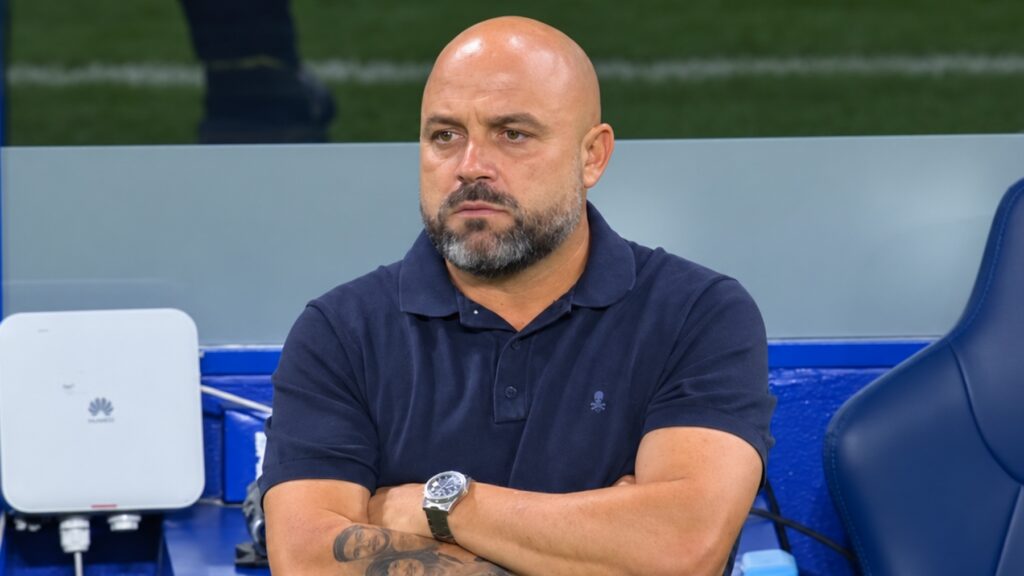 El análisis del Espanyol - Elche: el desastre que impulsa a Manolo a replantearse su idea; el parón abre un debate sobre si el entrenador retocará profundamente su idea de juego y sobre la confianza que mantiene el proyecto 6 manolo espanyol elche 26 27