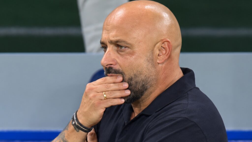 El análisis del Espanyol - Sevilla: Marcos Fernández rescató al Espanyol, pero el empate ante el Sevilla dejó dudas por el once, la tardanza de los cambios y la falta de oficio contra diez 5 manolo espanyol sevilla 26 27