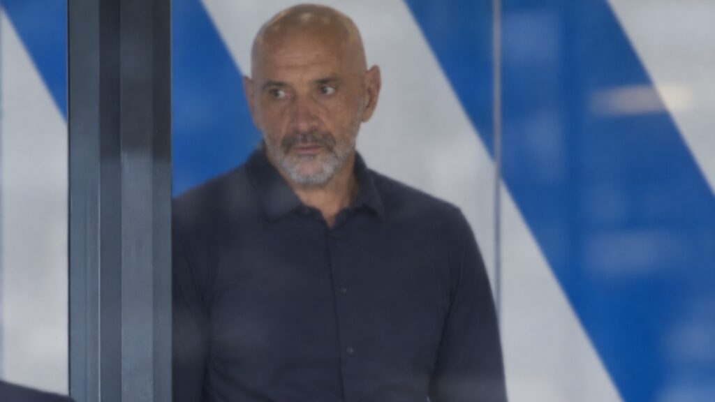 El análisis del Espanyol - Elche: el desastre que impulsa a Manolo a replantearse su idea; el parón abre un debate sobre si el entrenador retocará profundamente su idea de juego y sobre la confianza que mantiene el proyecto 7 monchi espanyol elche 26 27