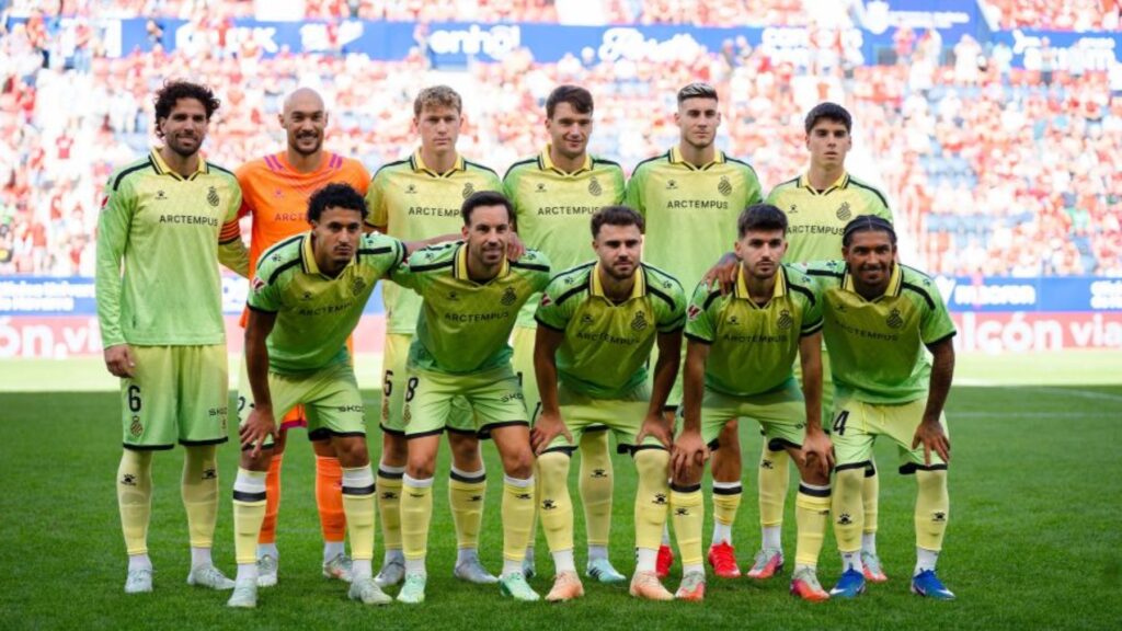 El análisis del Osasuna - Espanyol: eficacia, oficio y un equipo que por fin supo controlar el partido; Roberto golpea y Manolo encuentra el encuentro que necesitaba 2 once titular osasuna espanyol