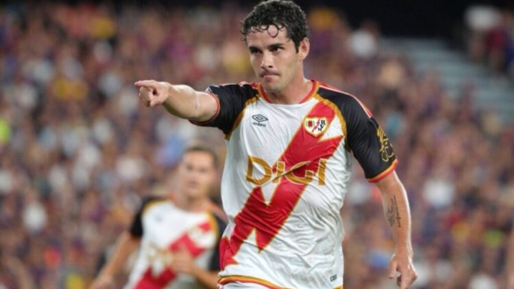 Camello contra Roberto: Butarque mide a dos de los delanteros españoles más en forma de LaLiga; el pichichi perico amenaza a la frágil defensa del Rayo 4 sergio camello rayo vallecano