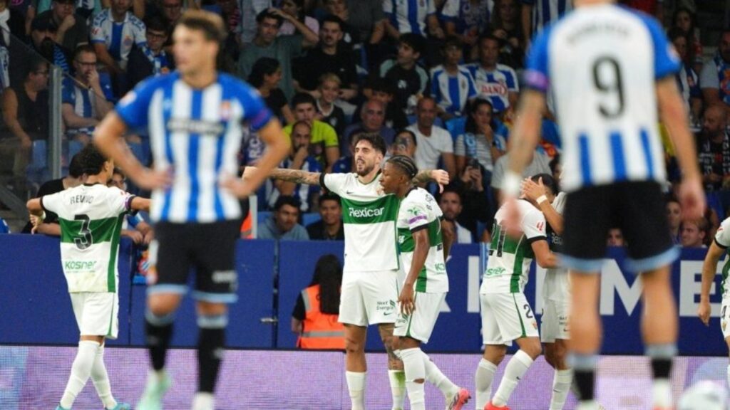 El otro gran problema de Alan Pace: el Daily Mail describe en un demoledor informe un profundo deterioro deportivo, institucional y económico desde la llegada de ALK 3 urko espanyol elche 26 27