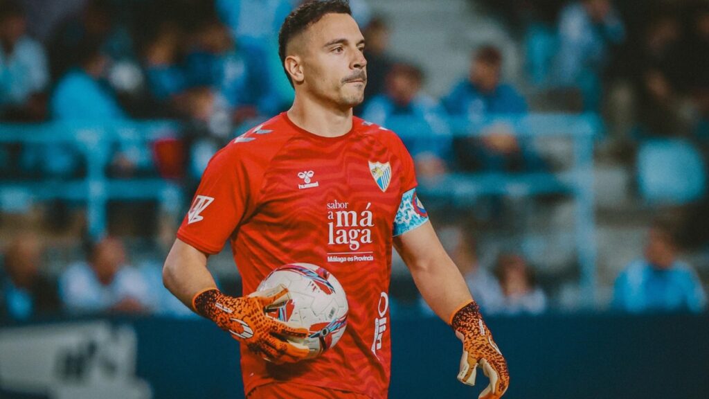 Alfonso Herrero, el muro que espera al Espanyol en La Rosaleda: 28 paradas y números de “top-3” en Primera; el duelo con su excompañero Roberto puede marcar el partido de La Rosaleda 4 alfonso herrero malaga 3