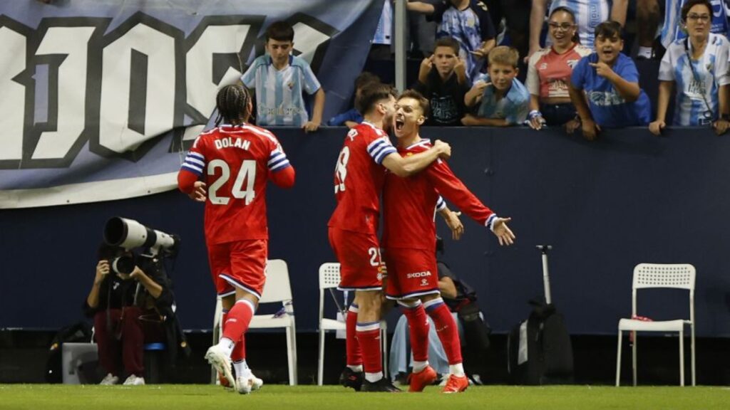 Bryan Zaragoza empieza a aparecer de verdad: comienza a ser el jugador que el Espanyol esperaba y él ve lejos su techo 3 bryan celebracion 0 1 malaga espanyol 26 27