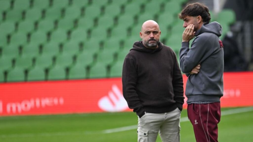 Análisis del Racing - Espanyol: el RCDE toca fondo con otro partido perdido, los mismos errores y deja a Manolo contra las cuerdas,; el despido del entrenador del Burnley añade contexto a las decisiones del grupo de Alan Pace 3 manolo gonzalez garrido racing espanyol 26 27