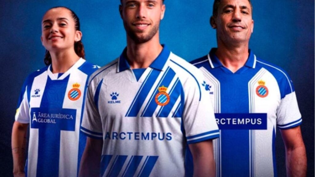 Hoy en 'La Grada Ràdio' | El Espanyol toca fondo en su 126 aniversario: Via carga contra los jugadores, Manolo González, Monchi y Pace tras el desastre de Sestao; el "Reial Club Depressiu Espanyol" y una afición cansada de sufrir 6 propuestas camiseta 27 28